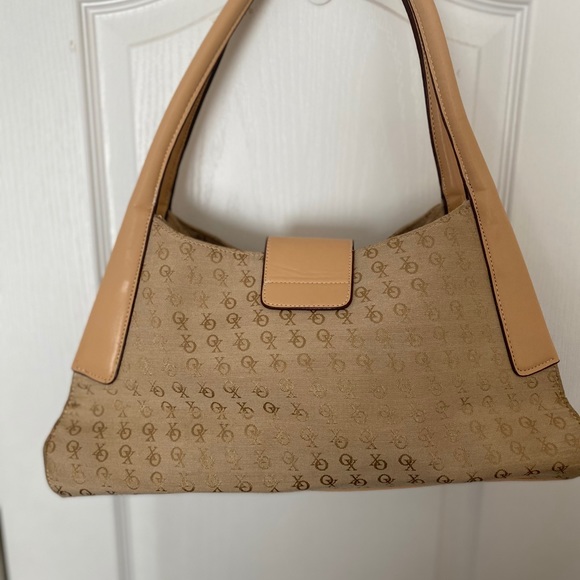 XOXO Handbag - Picture 4 of 6